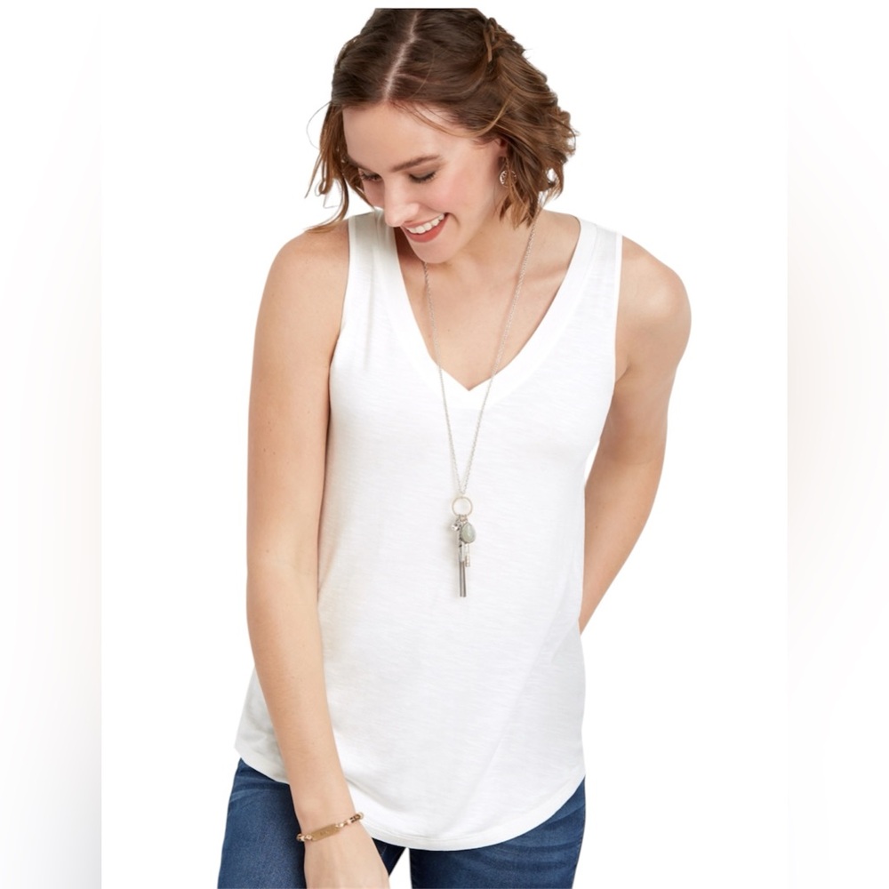 Maurices 24/7 Mara V Neck White Tank Top Size 3X NWOT